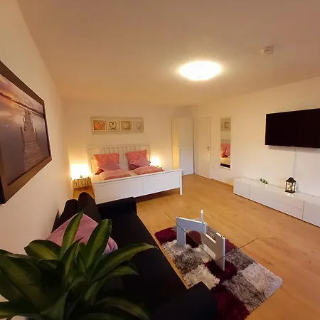 Am Waldsee Mit Schwimmbad شقة