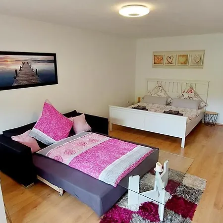 Am Waldsee Mit Schwimmbad شقة *