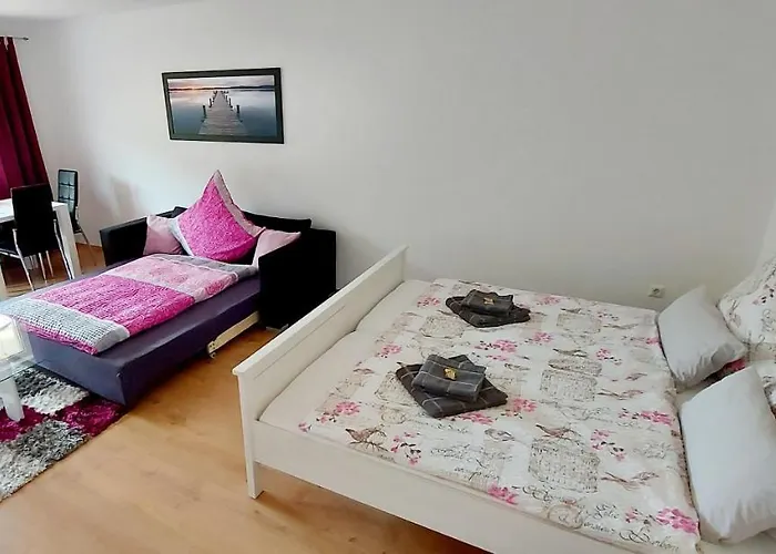 アパート Am Waldsee Mit Schwimmbad *